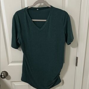 Unknown Women’s Green V-Neck Short Sleeve Tee With Side Ruching & Buttons, NWOT